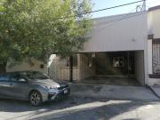 CASA EN RENTA EN LA COL. CONTRY TESORO EN MONTERREY