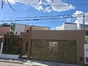 Casa en renta en la colonia Maya