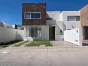 Casa en renta en La Querencia