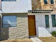 Casa en renta en La Reserva Residencial al sur de la...