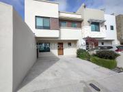 Casa en renta en la vista de 250m2 de terreno