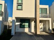 Casa en renta en La Vista Residencial, Querétaro