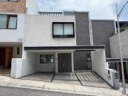 CASA EN RENTA EN LAGO ESMERALDA
