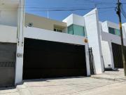 CASA EN RENTA EN LOMAS 4A SECCION