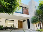 Casa en renta en Lomas de Angelopolis