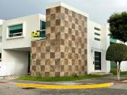 CASA EN RENTA EN LOMAS DE ANGELOPOLIS II, PUEBLA