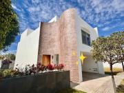 CASA EN RENTA EN PUEBLA EN LOMAS DE ANGELÓPOLIS