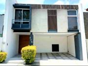 Casa en renta en Lomas de Punta del Este moderna doble...