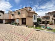 casa en renta en lomas del country, por circunvalación y...