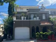 CASA EN RENTA EN LOMAS MEDEROS MONTERREY