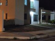 Casa en Renta en Mérida – Esquina, 2 Plantas y Patio Amplio