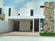 CASA EN RENTA EN MERIDA F 11243, 2 REC. RESIDENCIAL...