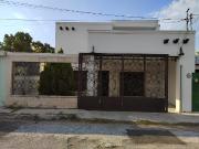 CASA EN RENTA EN MERIDA F 1189, 3 REC. EN CORDEMEX $16,000