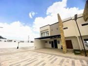 CASA EN RENTA EN METEPEC, DENTRO DE RESIDENCIAL