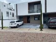 Casa en Renta en Nuevo Refugio, Querétaro: Moderna,...
