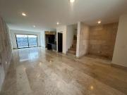 Casa en renta en Palazzo frente a servicios