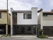 Casa en renta en Paseo de Cumbres, Monterrey, Nuevo León