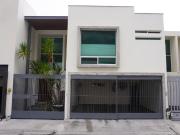 Casa en renta en Pedregal de La Huasteca, Santa...