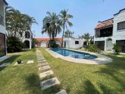 Casa en RENTA en Pedregal de las Fuentes en condo amplia