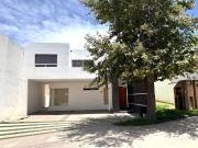 Casa en Renta en Pedregal II con amplio jardín