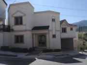 CASA EN RENTA EN PEDREGAL LA SILLA