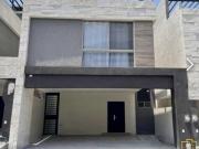 Casa en renta en Porto Cumbres, García, Nuevo León