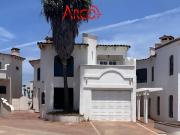 CASA EN RENTA EN PRIVADA CON ACCESO A LA PLAYA