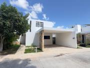 CASA EN RENTA EN PRIVADA EN EL NORTE DE MERIDA SANTA...