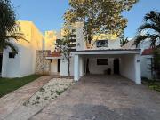 Casa en Renta, en privada, en Mérida