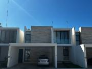 Casa en RENTA en privada en Santa Gertrudis Copo