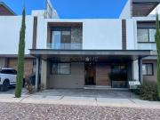 Casa en renta en privada exclusiva con amenidades en...