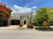 Casa en renta en privada Las Fincas, Temozón Norte,...