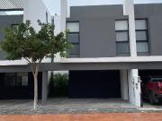 Casa en Renta en Privada Luana, Norte de Mérida