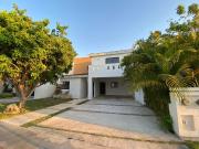 Casa en renta en Privada Parque Central HI2510394