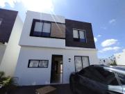 CASA EN RENTA EN PRIVADA RESIDENCIAL CON AMENIDADES EN...