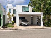 Casa en Renta en Privada San Remo, Altabrisa Mérida, con...