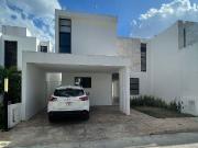 casa en renta en privada sin muebles