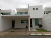 Casa en renta en Privada Torremolino Sin muebles