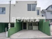 CASA EN RENTA EN PRIVADA VISTA HERMOSA, FRACC. EL LAGO,...