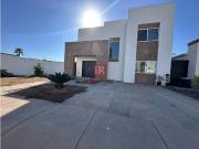 CASA EN RENTA EN PUENTE REAL SECCIÓN CATALUÑA. CD....