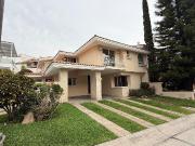 Casa en Renta en Puerta de Hierro