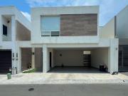 Casa en renta en Puerta de Hierro