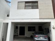 Casa en renta en Puerta de Hierro, Monterrey, Nuevo León