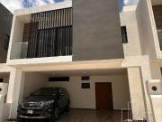 Casa en renta en real campestre zona country