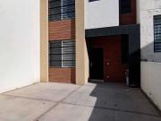 Casa en renta en Real del Valle, Santa Catarina, Nuevo León