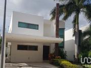 Casa en Renta en Residencial Cumbres, Benito Juárez,...