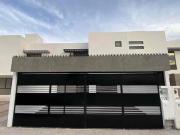 Casa en renta en Residencial del Bosque, Pozos