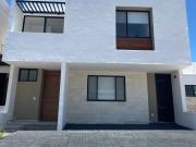 Se renta casa nueva y equipada dentro de Bojai, en el...