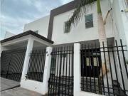 Casa en Renta en Residencial la Hacienda, Torreón con...