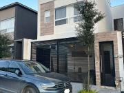 Casa en renta en residencial Las Plazas